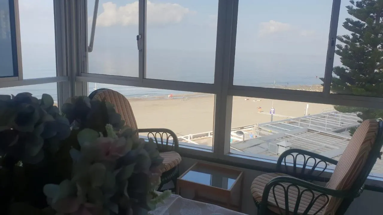 Beachfront 75 Torrox